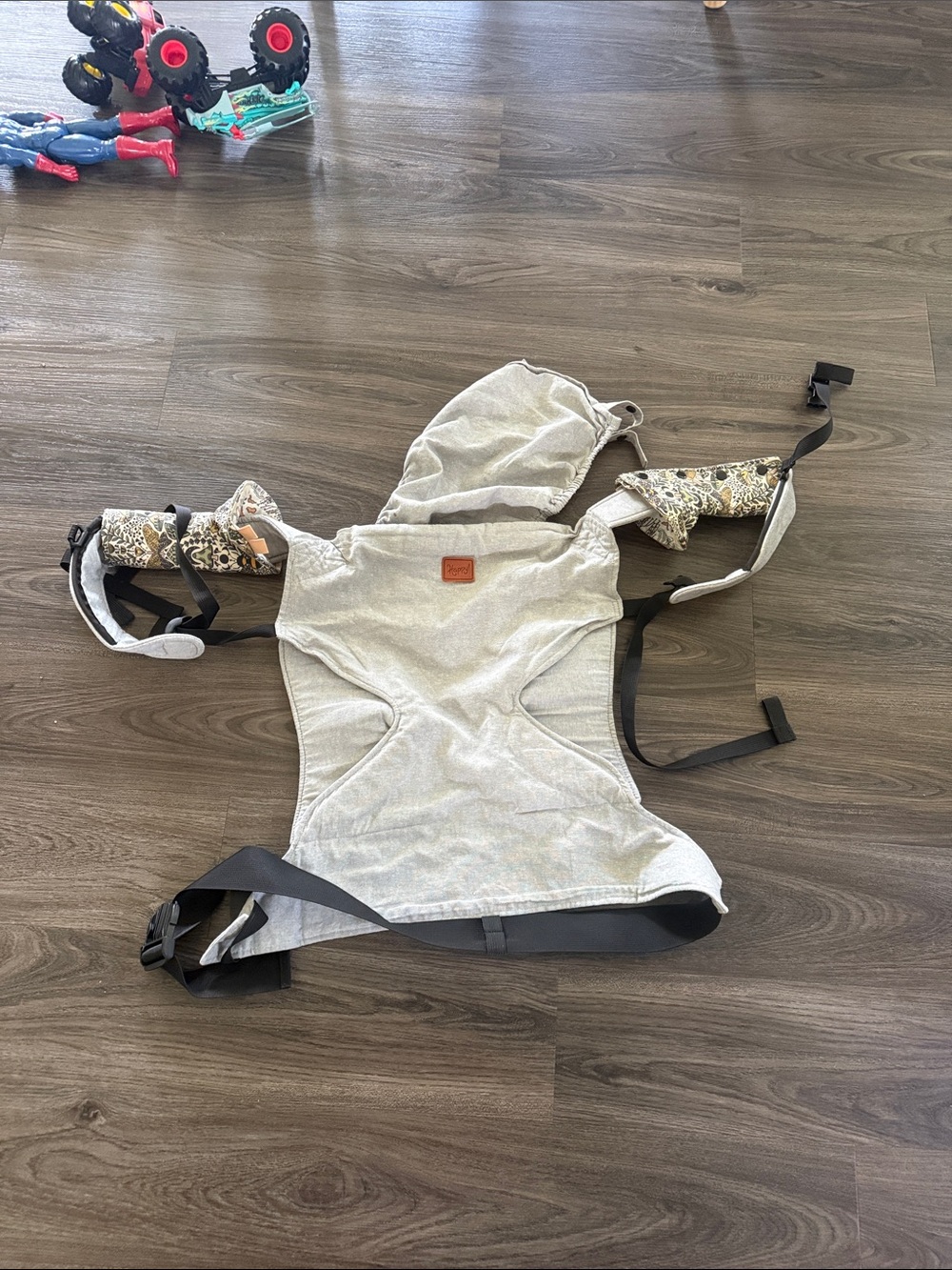 Happy baby Neutral Gray Baby One-Piece Carrier with Floral Accent suck pads